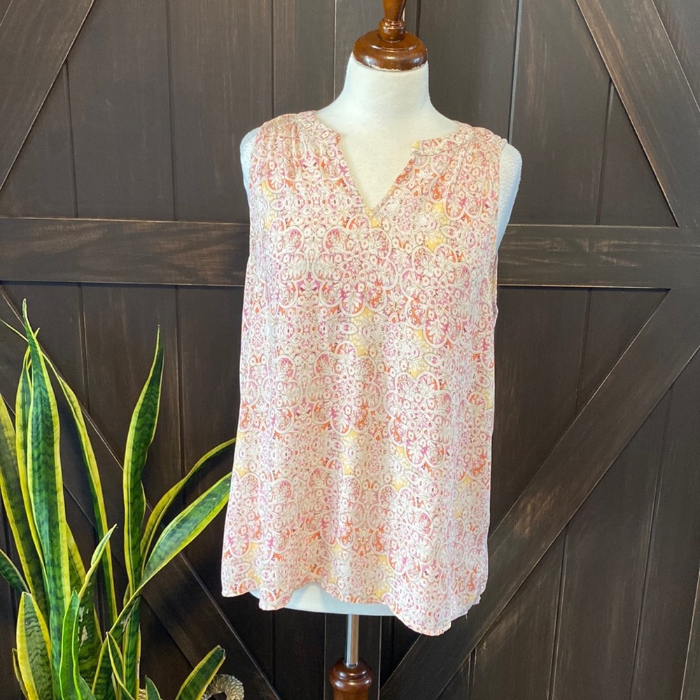 Paraphrase Large light weight pink colors V neck sleeveless blouse